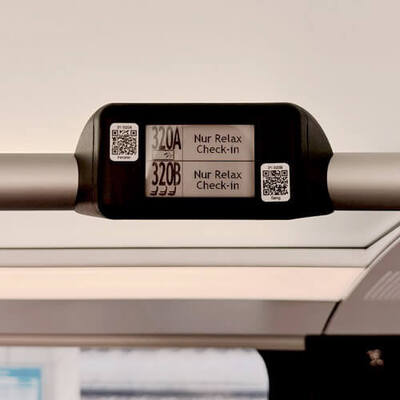 Relax Check-in Überkopfanzeige Relax Check-in Überkopfanzeige